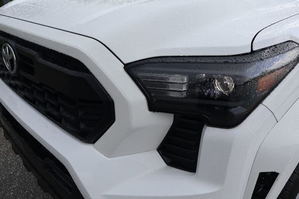 Certified 2025 Toyota Tacoma TRD Sport image 3