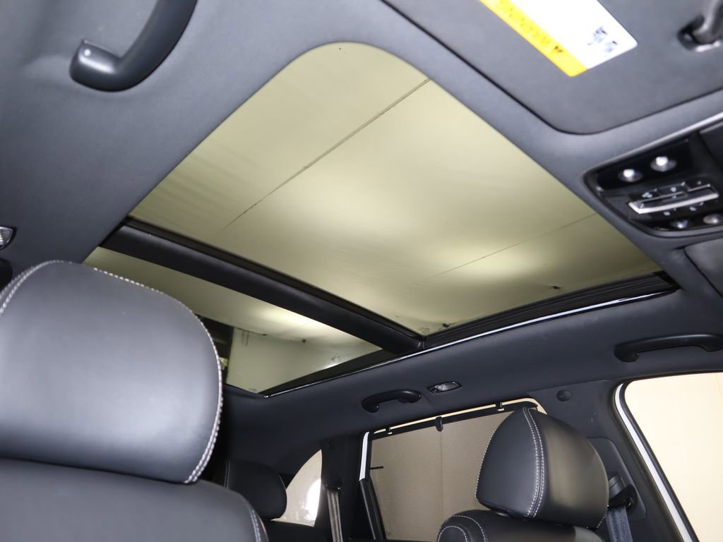 Used 2018 Kia Sorento SX image 19