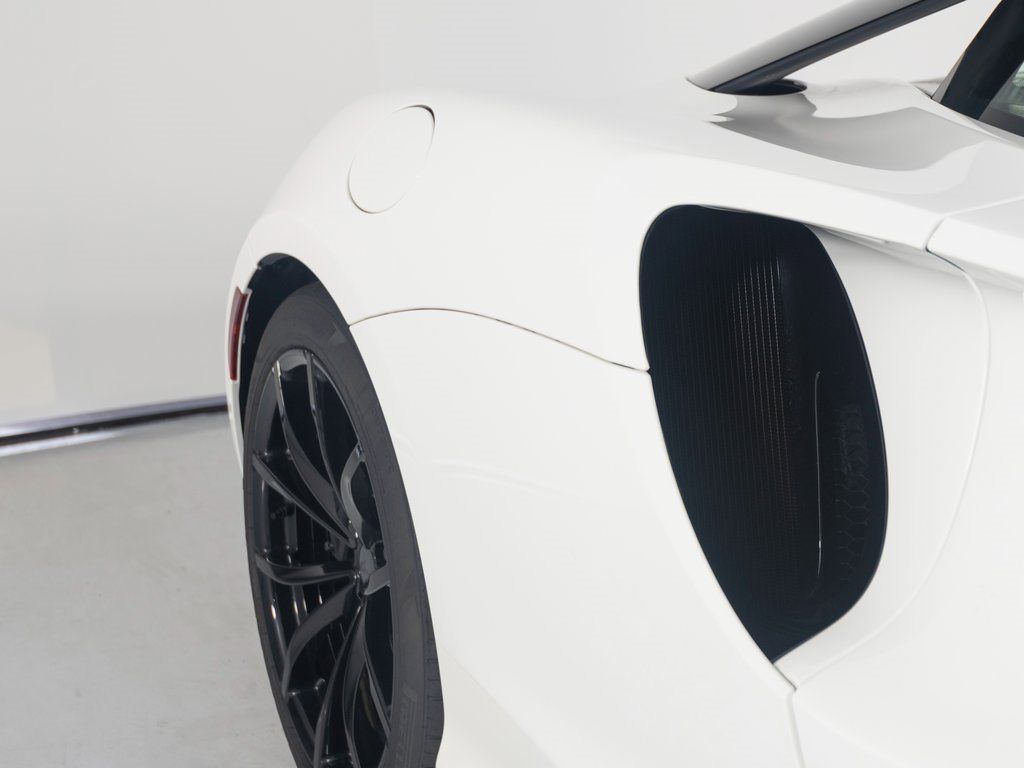 New 2025 McLaren Artura image 33
