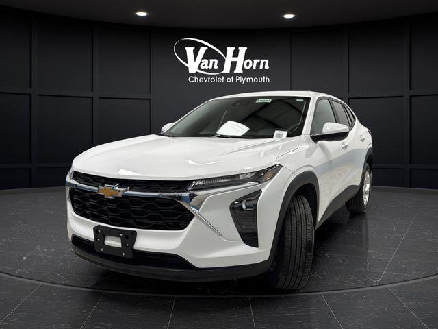 Used 2025 Chevrolet Trax LS w/ LS Convenience Package image 3