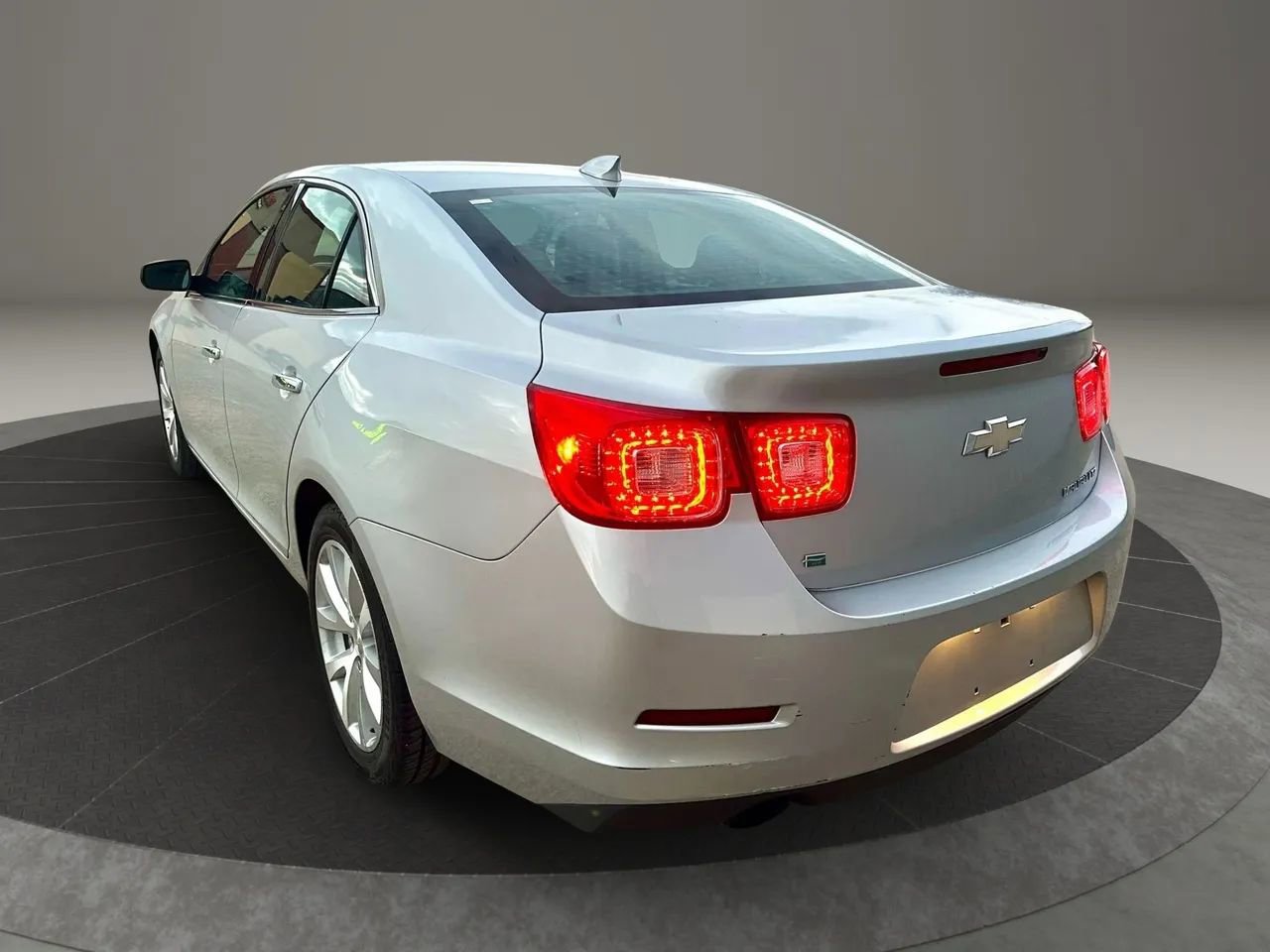 Used 2015 Chevrolet Malibu LTZ image 4