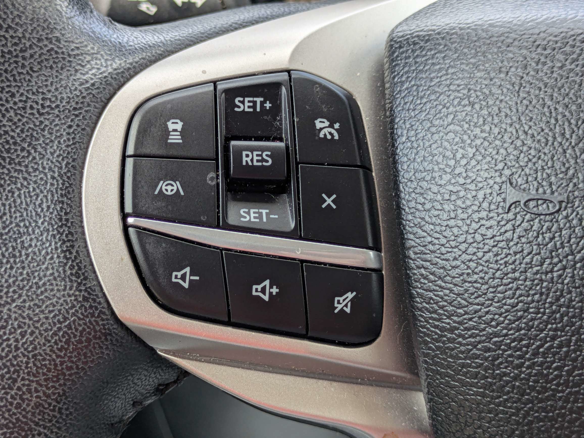 Used 2022 Ford Explorer Limited AWD/4WD image 31
