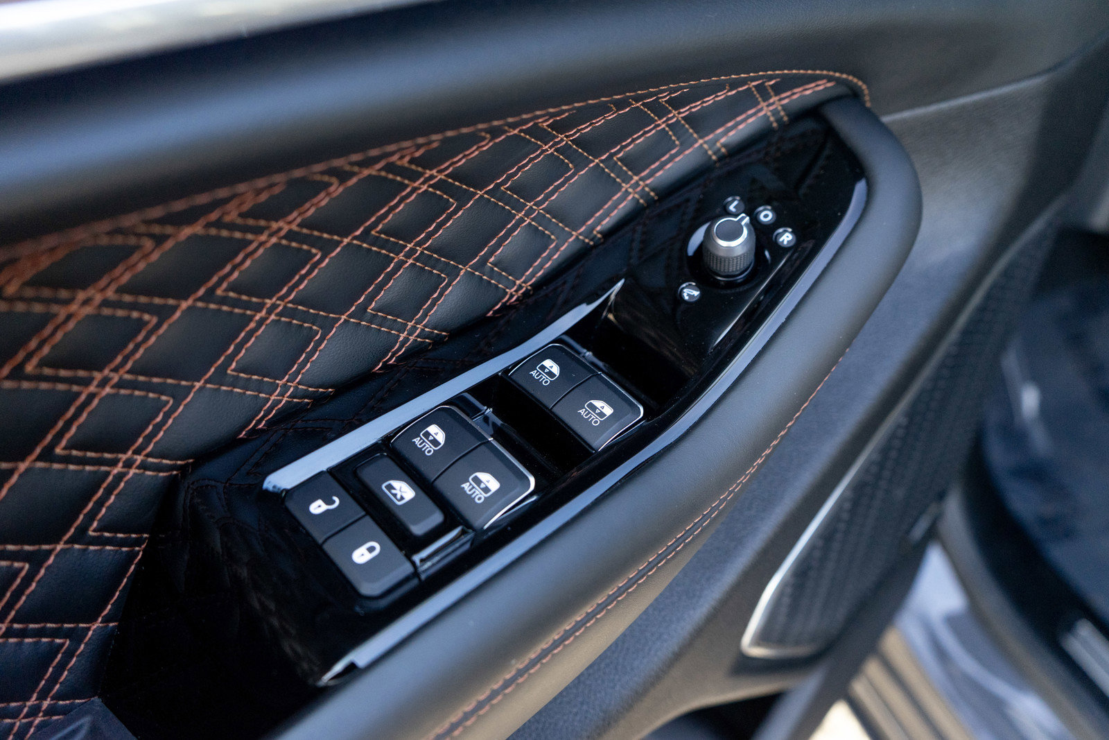 Used 2023 Jeep Grand Cherokee L Summit w/ Advanced Protech Group IV image 14