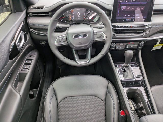 New 2026 Jeep Compass Latitude image 14