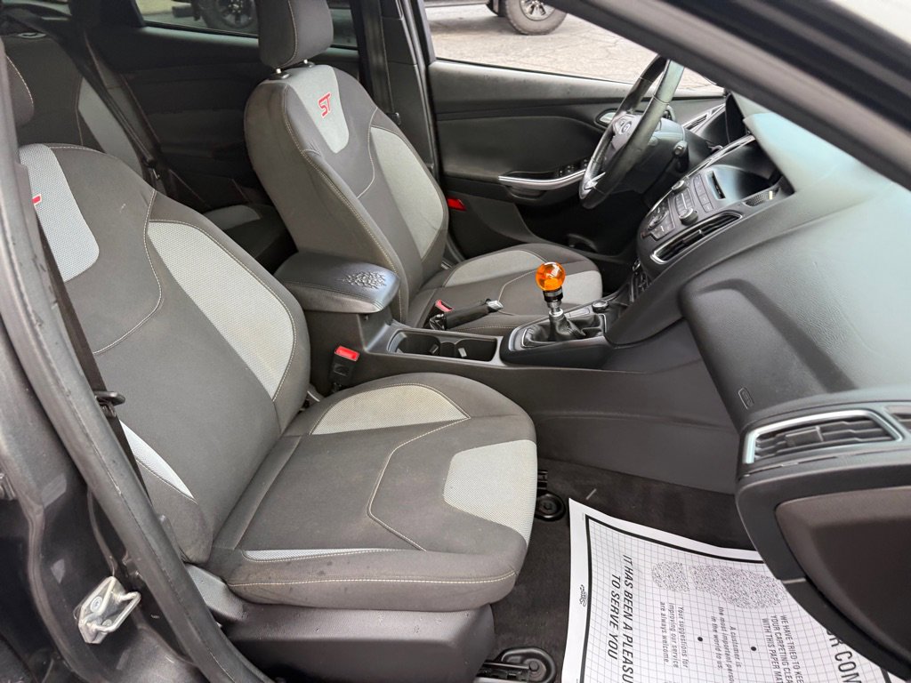 Used 2017 Ford Focus ST image 56