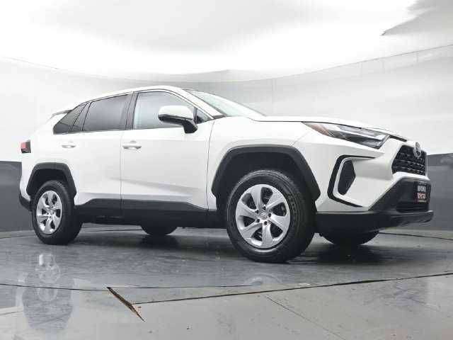 Certified 2025 Toyota RAV4 LE AWD/4WD image 32