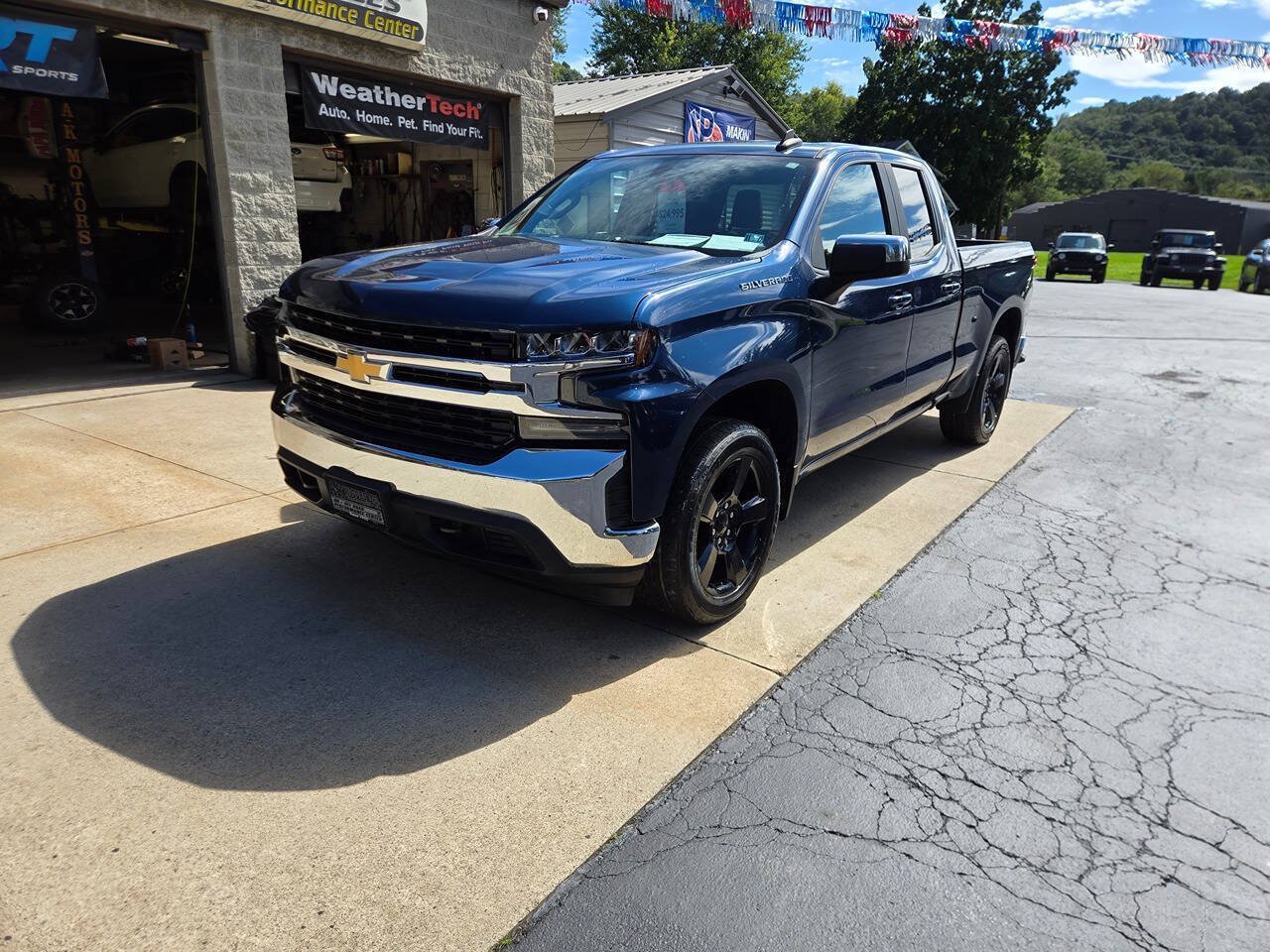 Used 2019 Chevrolet Silverado 1500 LT w/ All-Star Edition AWD/4WD image 3