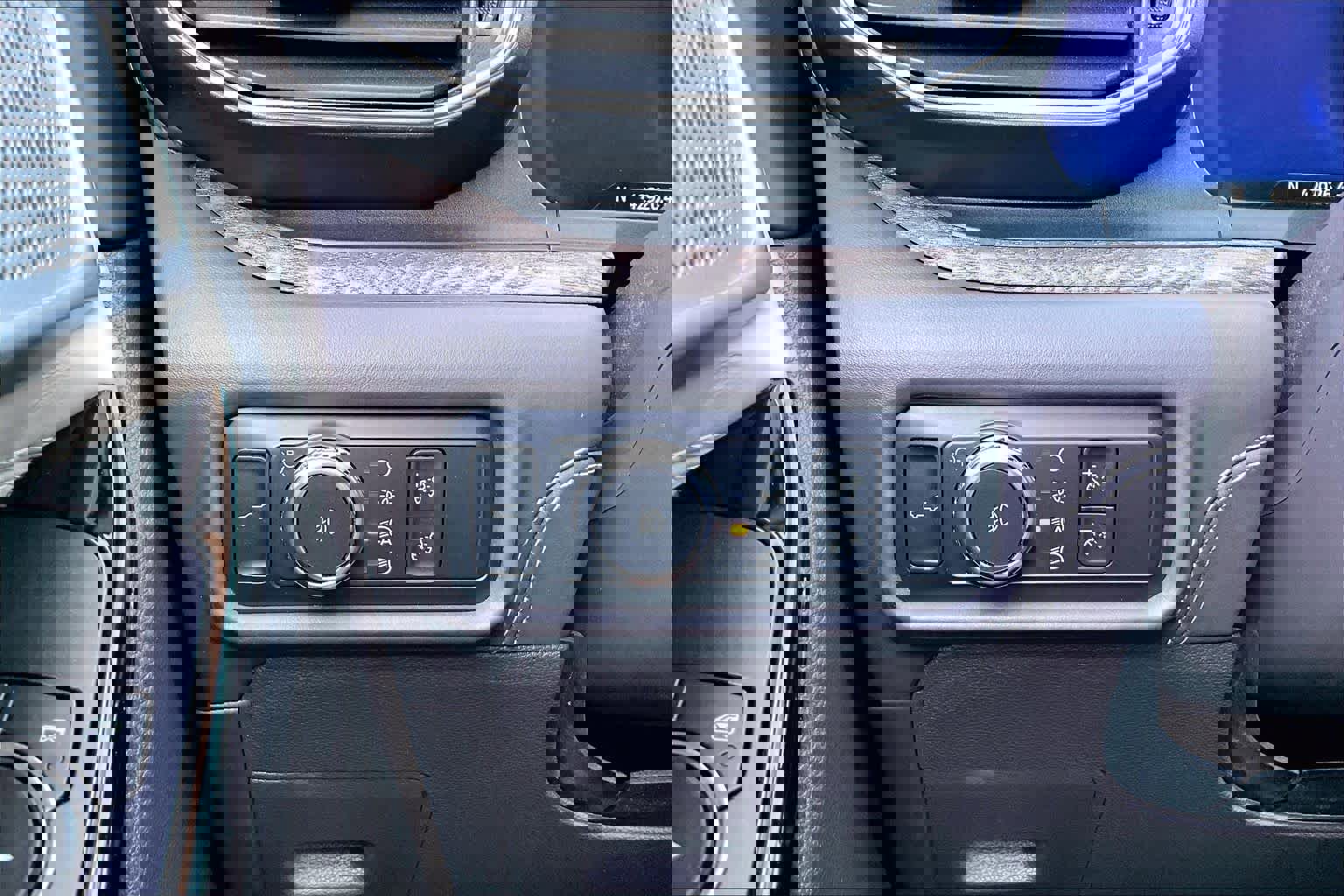 Used 2021 Ford Explorer Platinum w/ Equipment Group 601A image 35