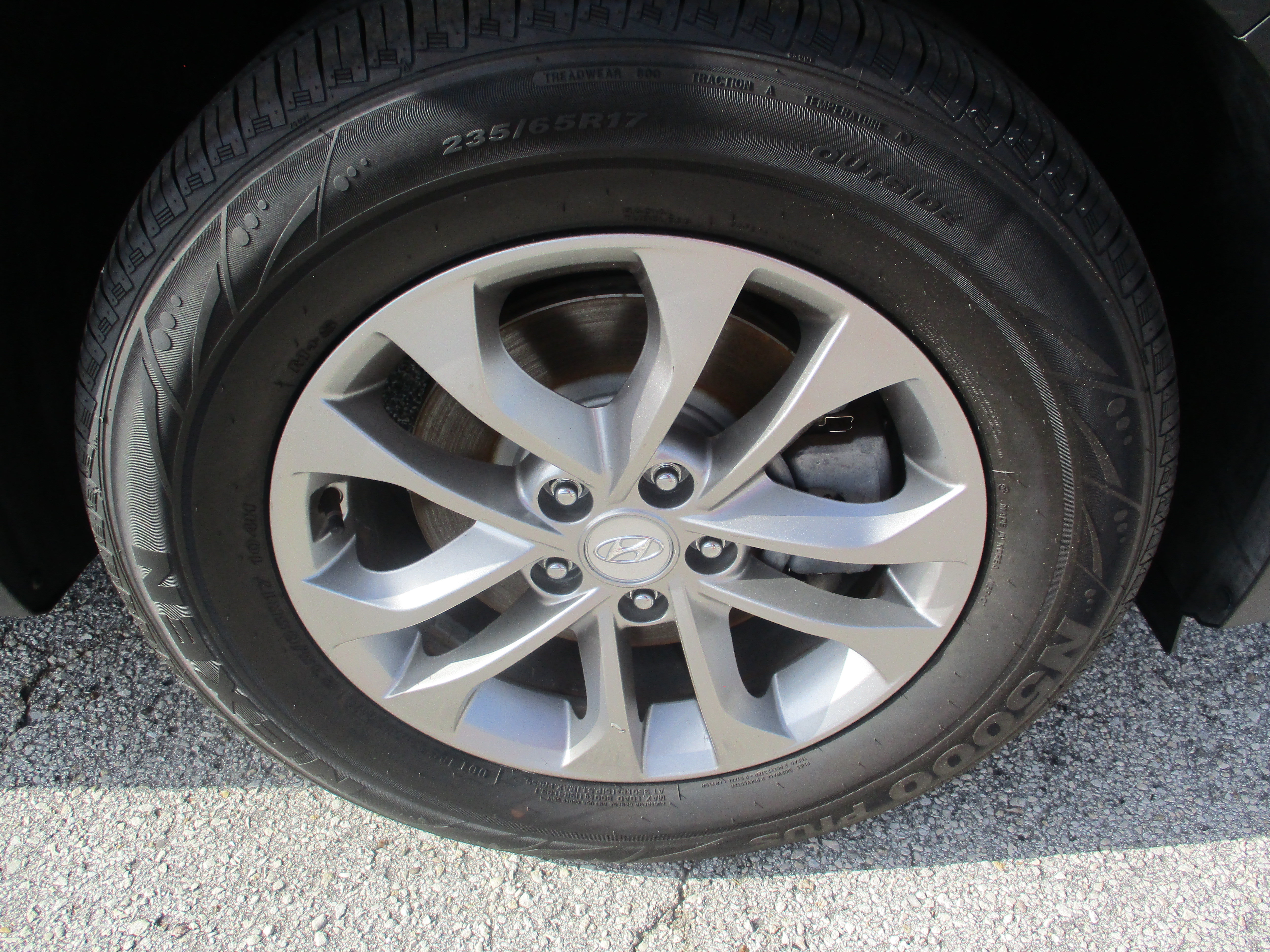 Used 2019 Hyundai Santa Fe SE FWD image 9