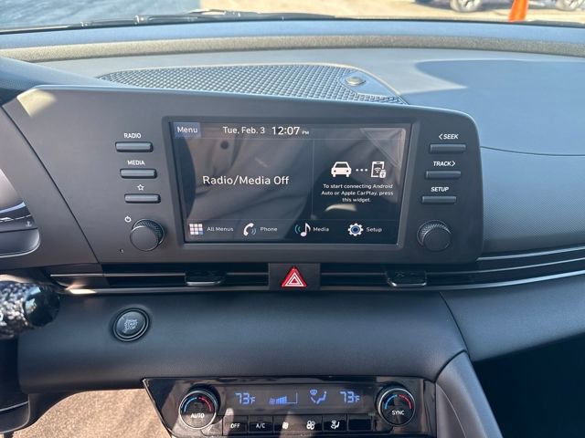 Certified 2025 Hyundai Elantra Sport image 18