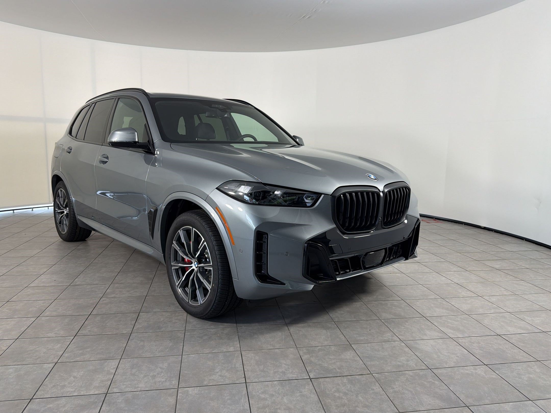 New 2026 BMW X5 xDrive40i w/ M Sport Package AWD/4WD image 7