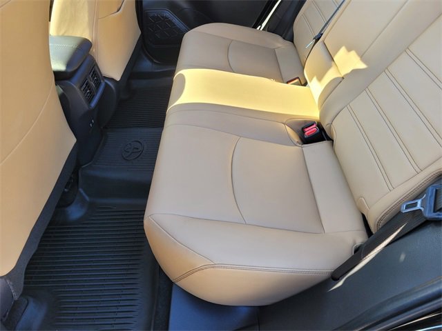 Used 2019 Toyota RAV4 Limited image 14