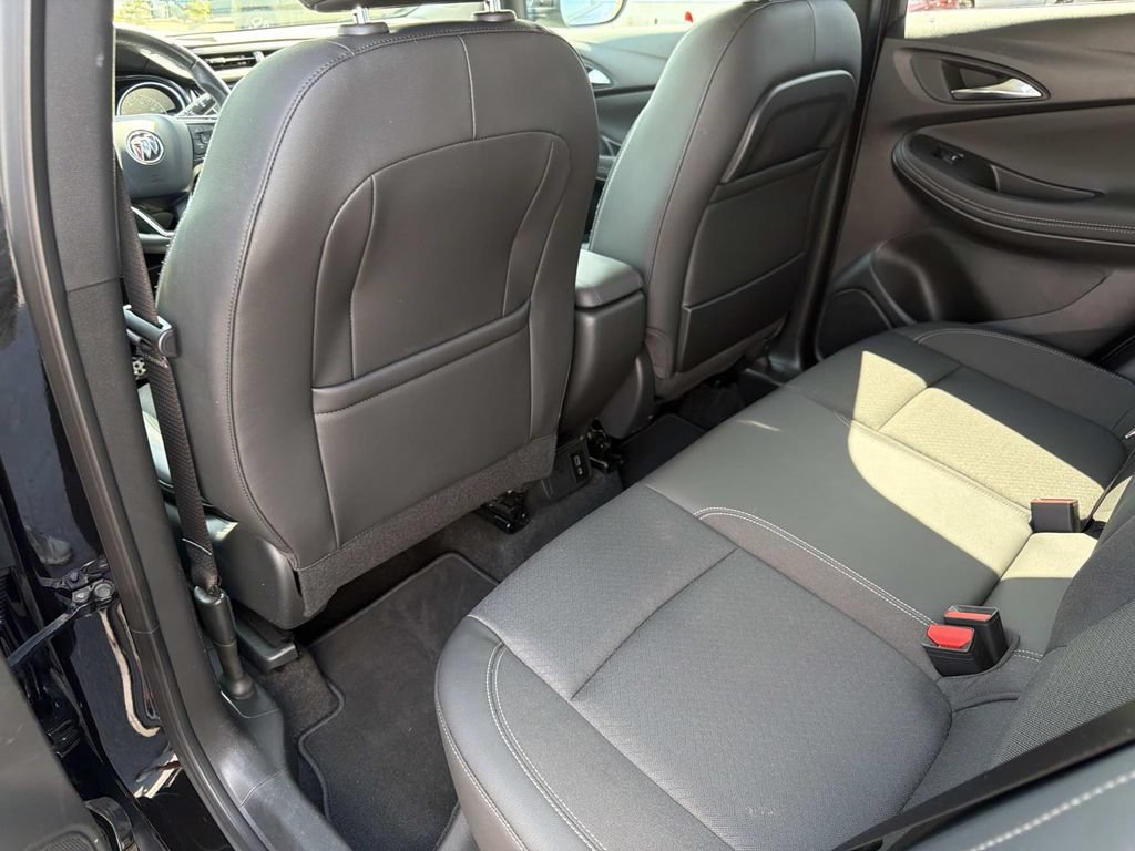Used 2023 Buick Encore GX Select w/ Sport Touring Package FWD image 17