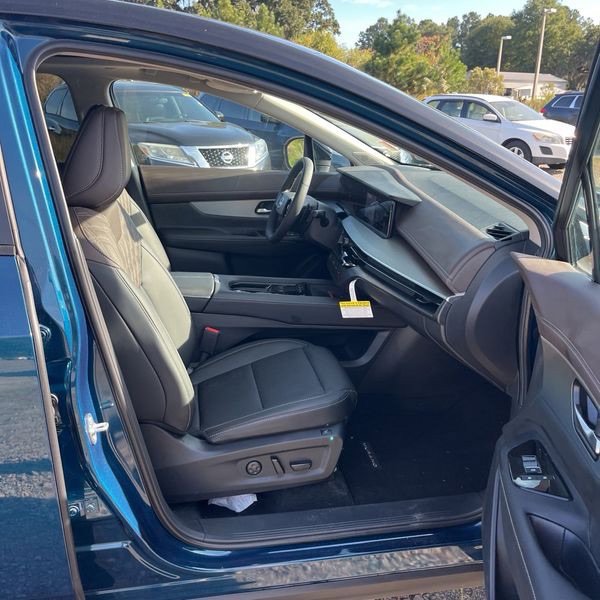 Used 2025 Nissan Murano Platinum w/ Cargo Package image 14