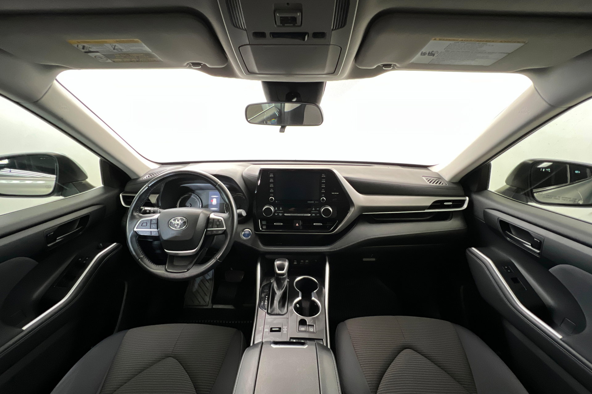 Used 2022 Toyota Highlander LE image 10