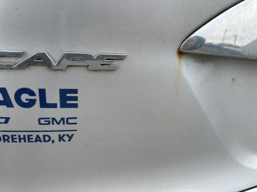 Used 2013 Ford Escape SEL image 18