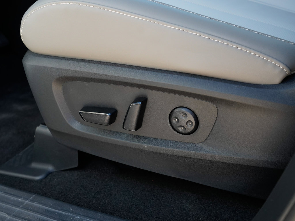 New 2026 INFINITI QX60 Luxe w/ Cargo Package image 24