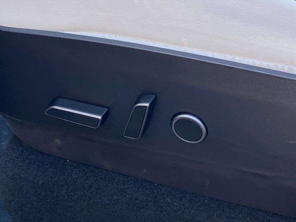 Used 2021 Tesla Model Y Long Range image 12