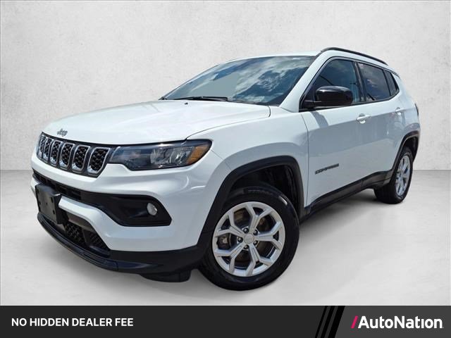 Used 2024 Jeep Compass Latitude AWD/4WD image 1