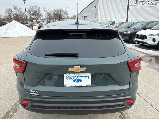 Used 2025 Chevrolet Trax LS w/ LS Convenience Package image 7
