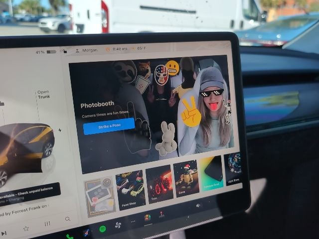 Used 2022 Tesla Model Y Long Range image 18