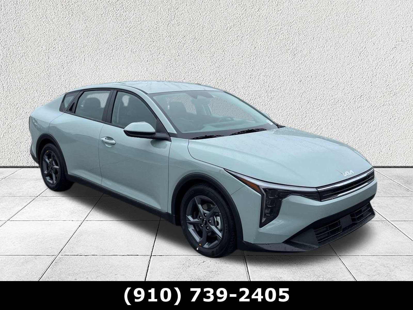 New 2025 Kia K4 LXS