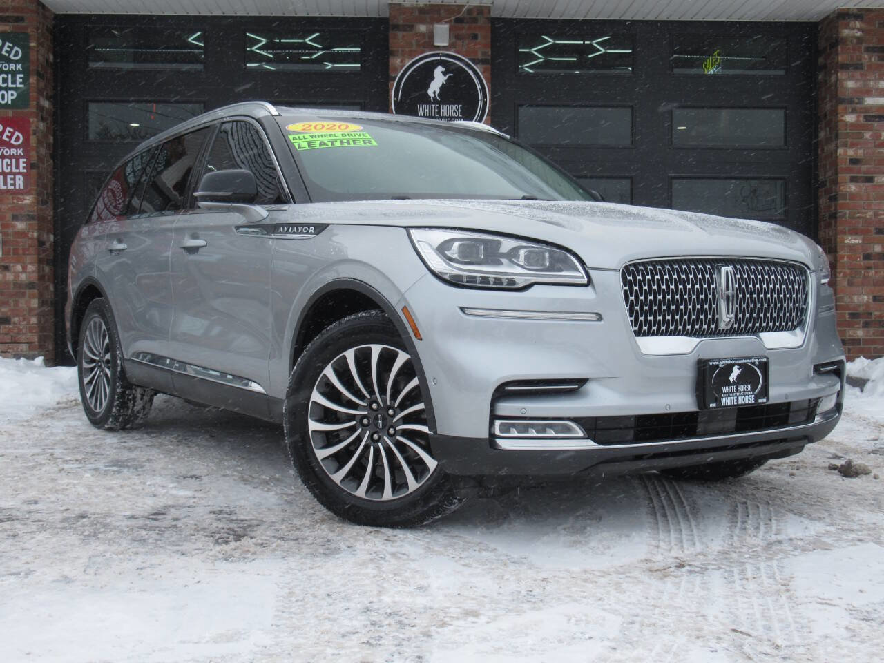 Used 2020 Lincoln Aviator Reserve w/ Equipment Group 201A image 1