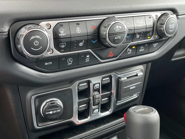 Used 2025 Jeep Gladiator Sport AWD/4WD image 18