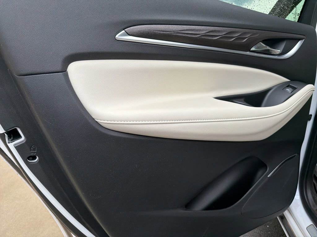 Used 2023 Buick Enclave Avenir w/ Avenir Technology Package FWD image 29