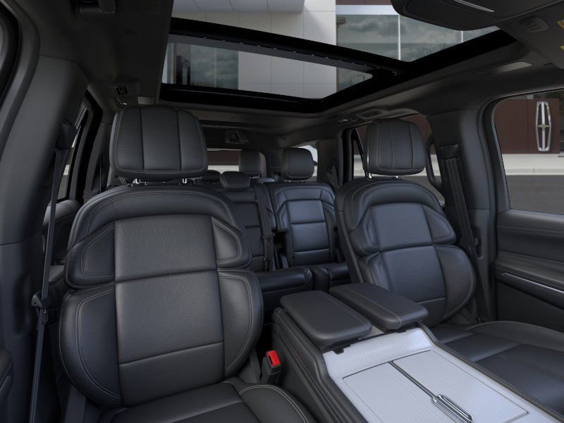 New 2025 Lincoln Navigator Reserve w/ Jet Appearance Package image 11