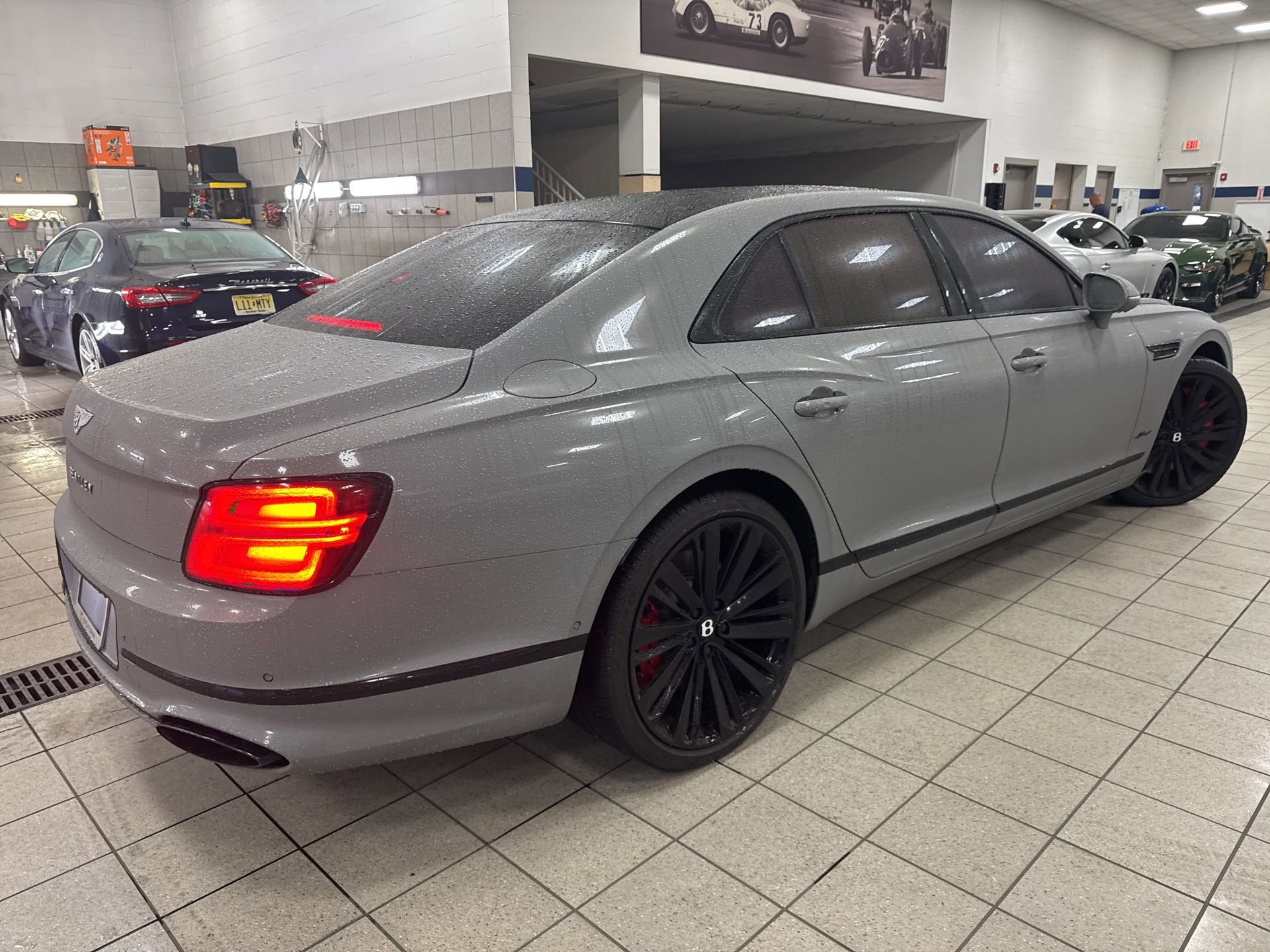 Used 2023 Bentley Flying Spur W12 image 2