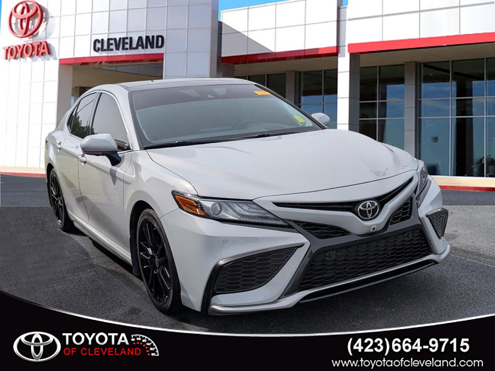 Used 2022 Toyota Camry XSE w/ Navigation Package FWD image 1