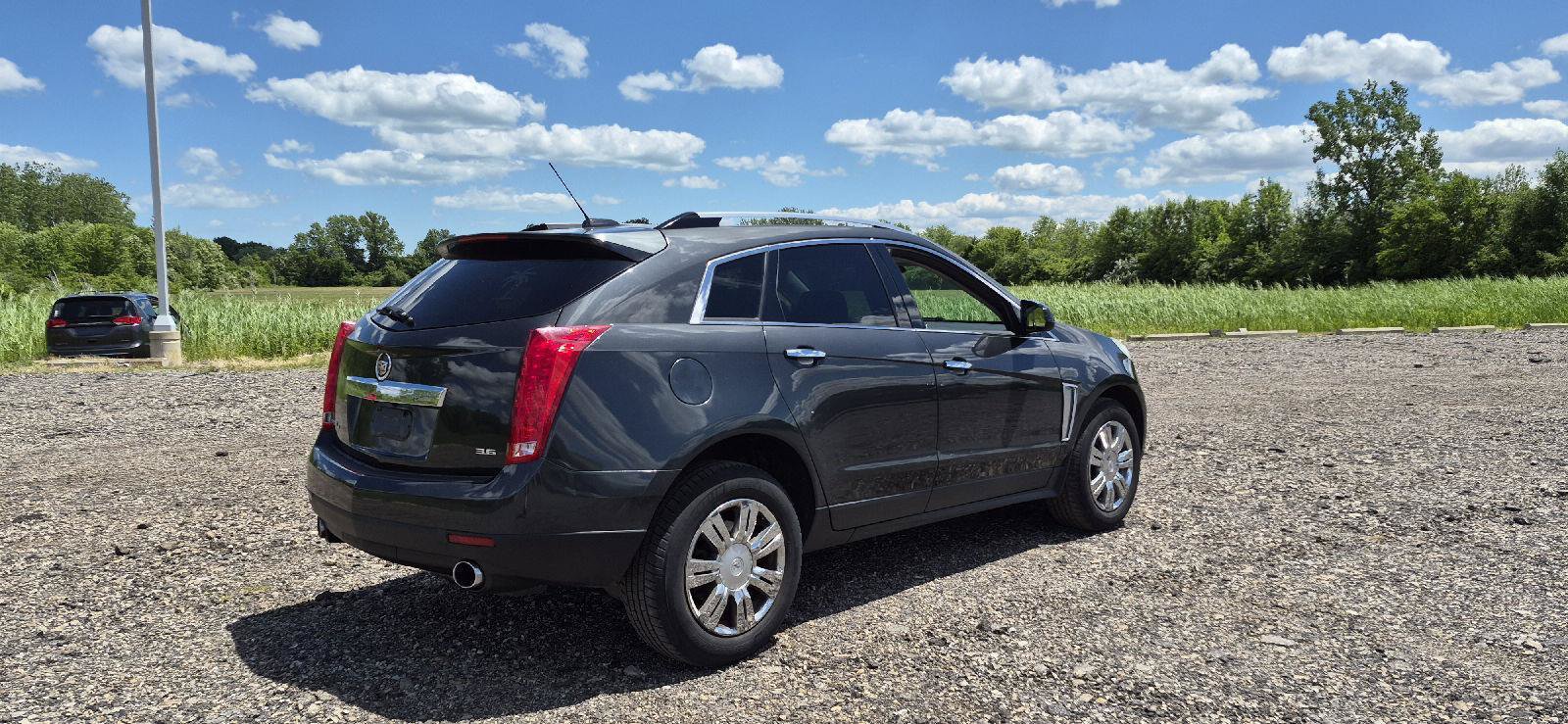 Used 2016 Cadillac SRX Luxury w/ Driver Awareness Package AWD/4WD image 3