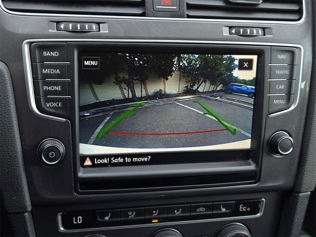 Used 2016 Volkswagen e-Golf SEL Premium w/ Driver Assistance Package image 15