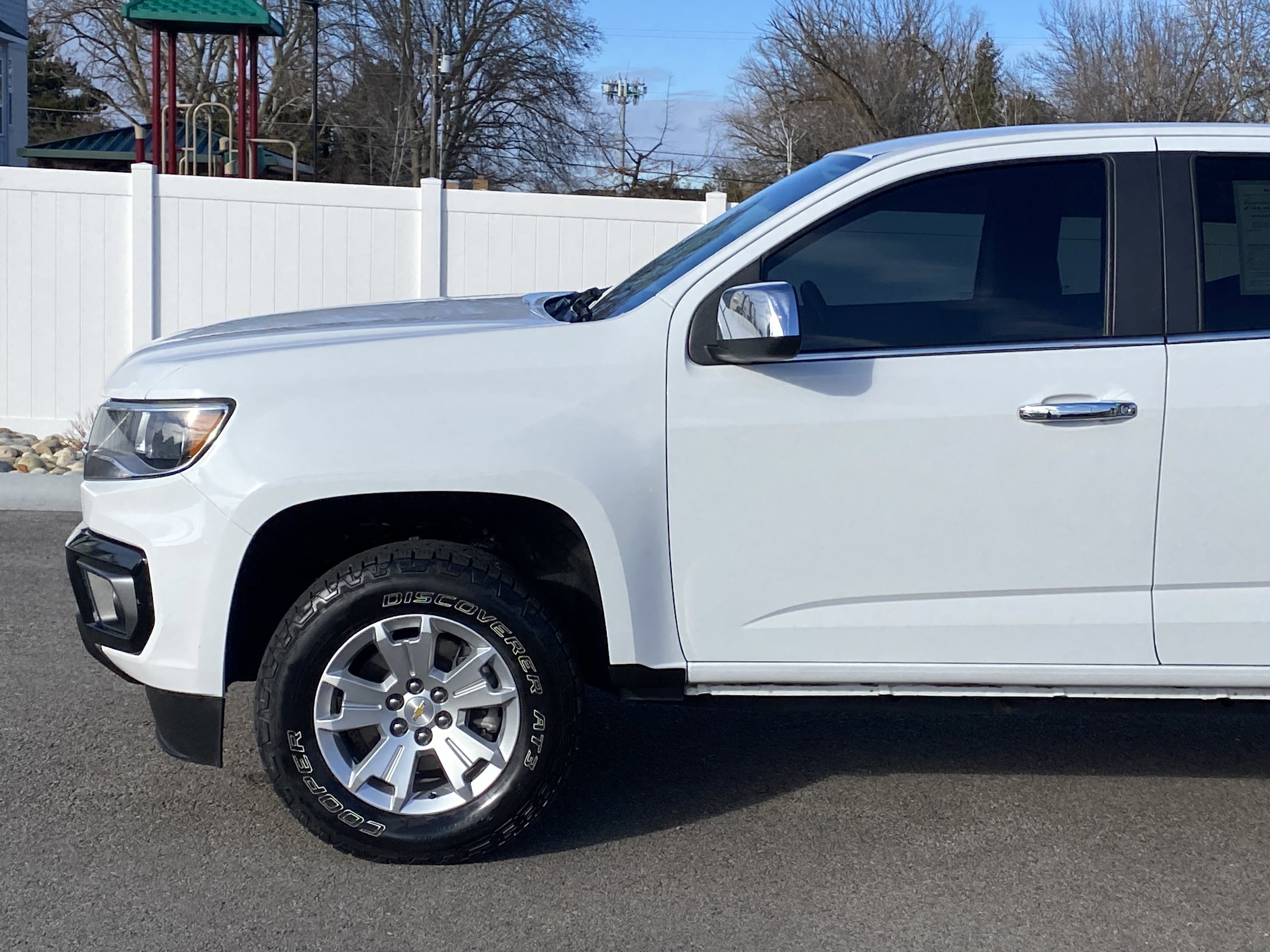 Used 2022 Chevrolet Colorado LT w/ Safety Package image 2