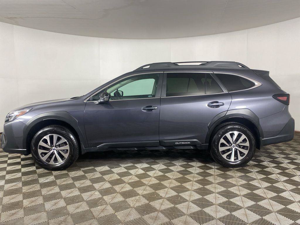 Certified 2025 Subaru Outback Premium AWD/4WD image 13
