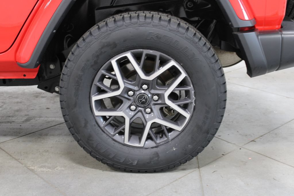 Used 2025 Jeep Wrangler Unlimited Sahara AWD/4WD image 18