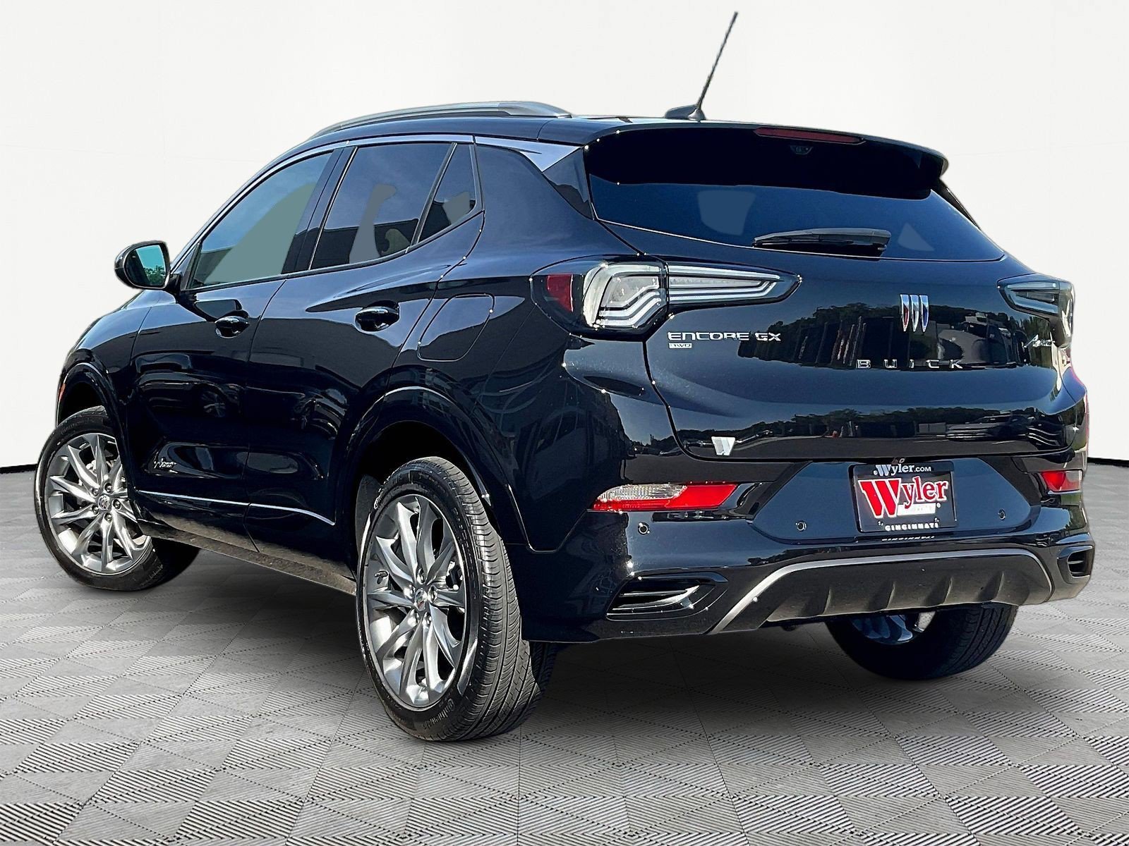 Used 2024 Buick Encore GX Avenir w/ Avenir Technology Package AWD/4WD image 4