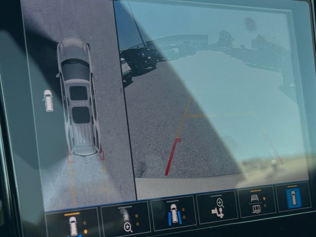 Used 2022 Chevrolet Traverse High Country image 15