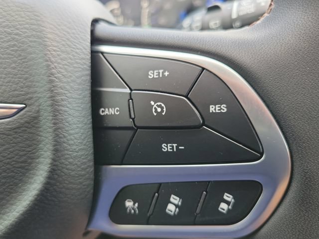 New 2026 Chrysler Pacifica Pinnacle w/ Trailer Tow Group AWD/4WD image 20
