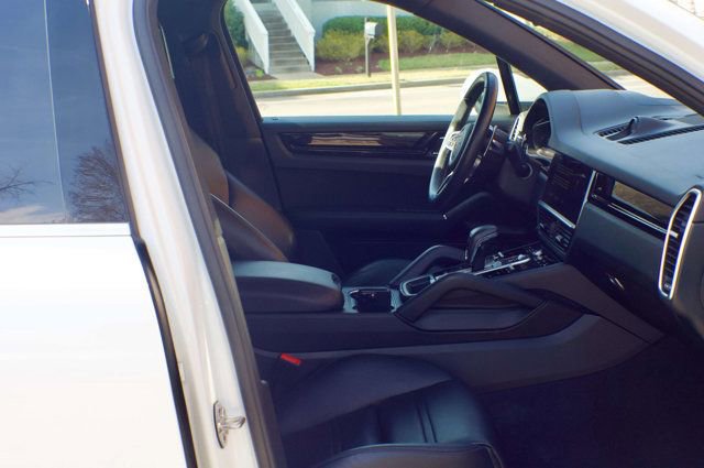 Used 2023 Porsche Cayenne image 41