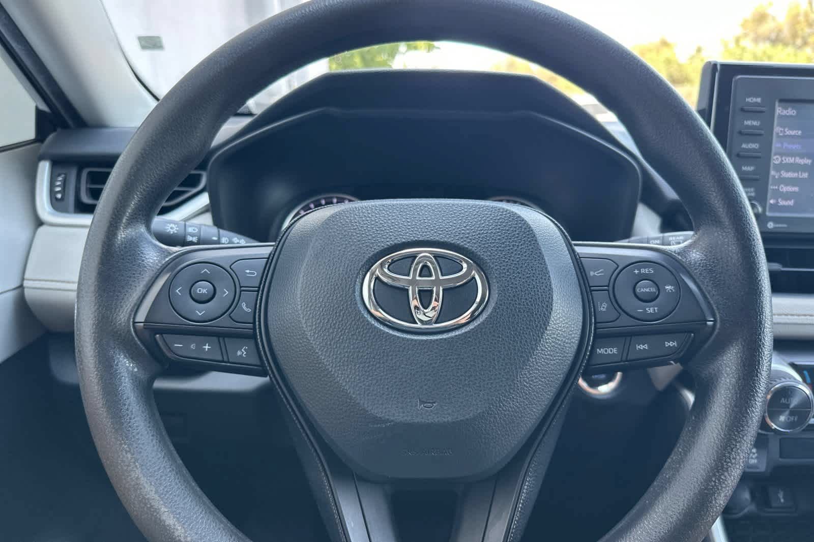 Used 2021 Toyota RAV4 XLE FWD image 24