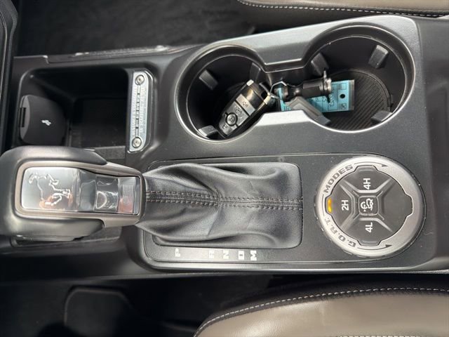 Used 2025 Ford Bronco Outer Banks image 13
