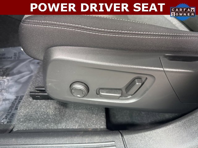 Used 2025 Volvo XC40 B5 Core image 6