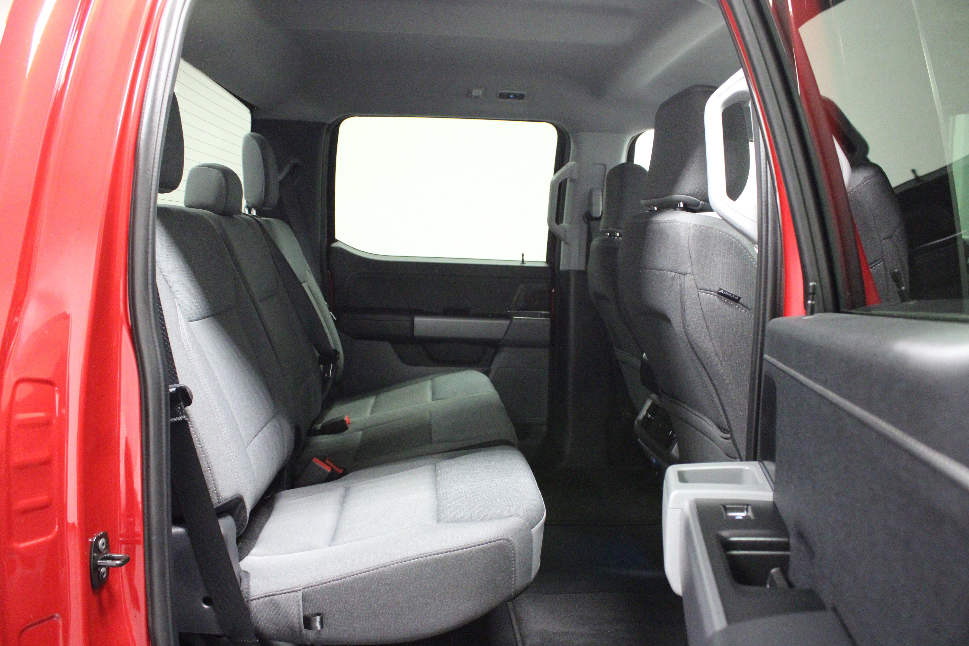 Used 2025 Ford F150 Lightning XLT AWD/4WD image 15