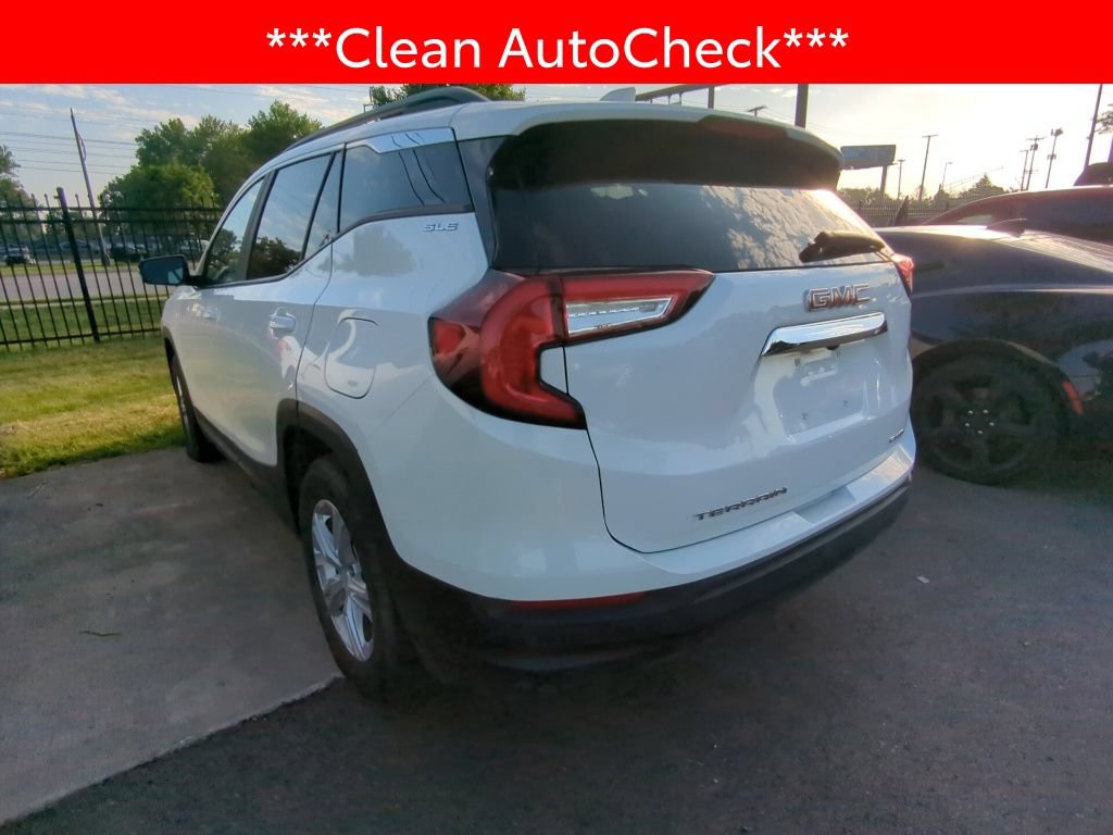 Used 2022 GMC Terrain SLE w/ Driver Convenience Package AWD/4WD image 4