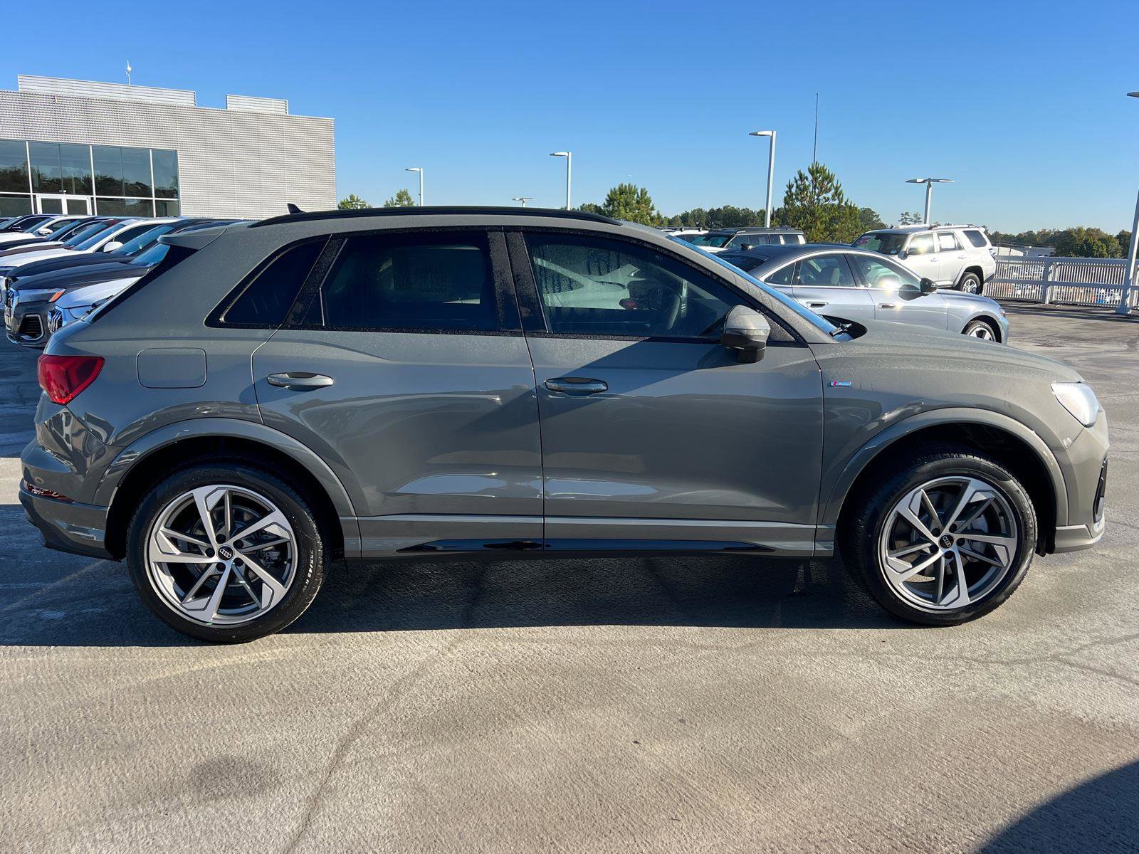 New 2025 Audi Q3 2.0T Premium image 4