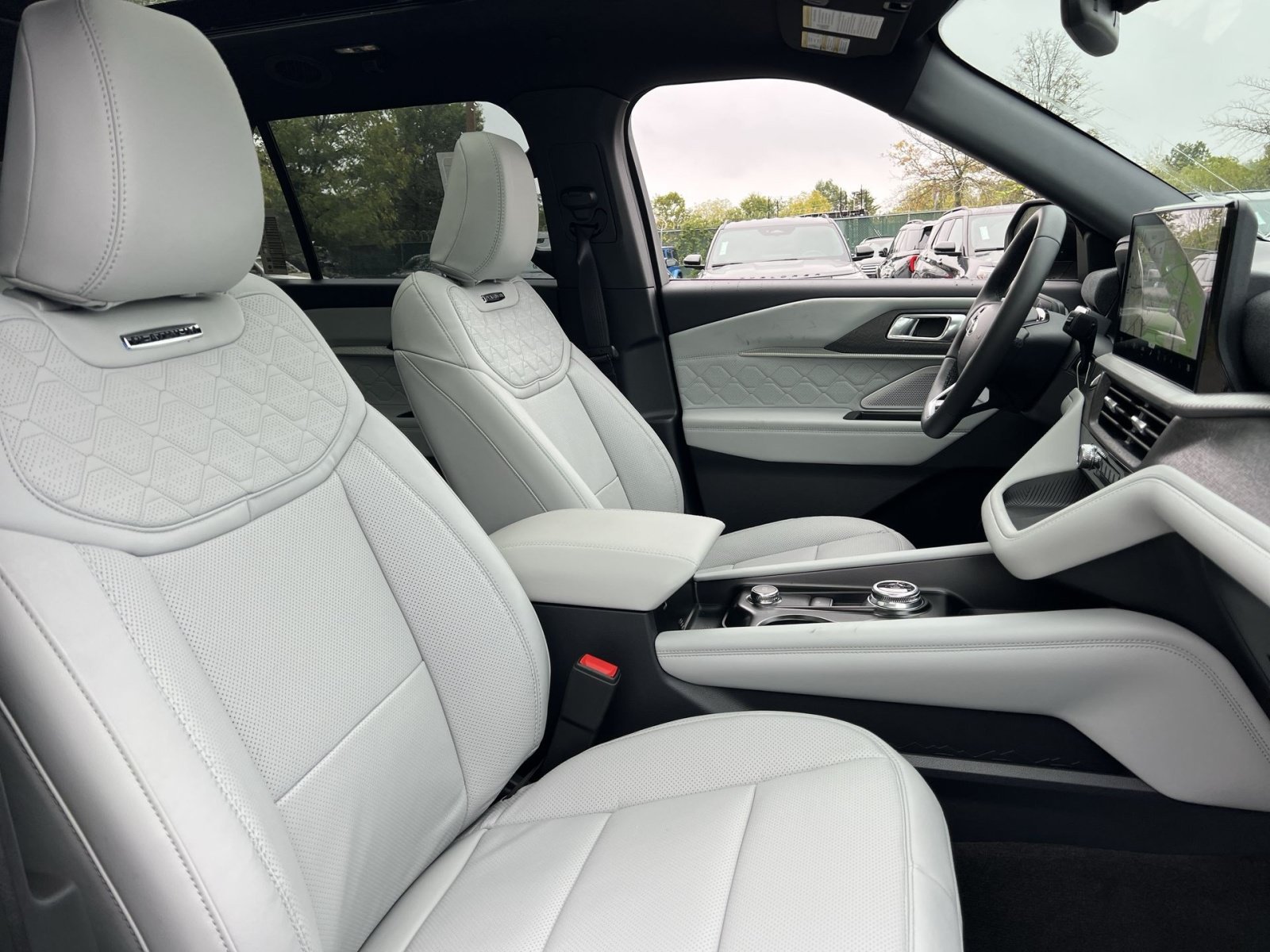 New 2027 Ford Explorer Platinum w/ LUX Leather Package AWD/4WD image 28