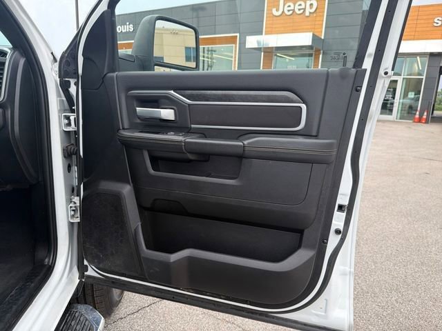Used 2024 RAM 2500 Big Horn AWD/4WD image 37
