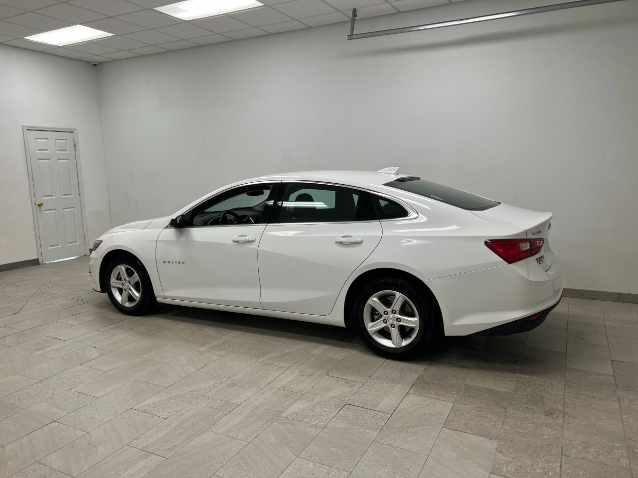 Used 2023 Chevrolet Malibu LT FWD image 13